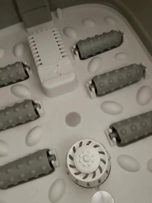 【多妈团购 KASJ凯诗捷T5折叠足浴器送足浴包一袋】水电分离，45℃恒温加热  滚轮按摩 安全无忧，泡脚温暖舒服超轻松 折叠式设计，轻松收纳，随身携带-东橙 商品图3