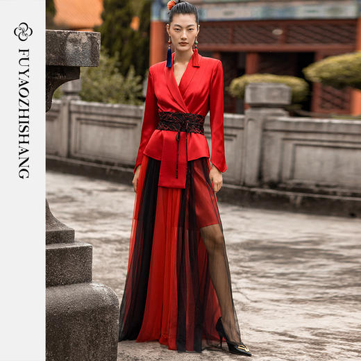 【定制款】红黑撞色西装外套女加长下摆两件套 定制款不支持退换 商品图0
