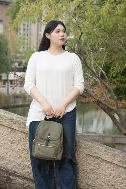 7天发货【2款防水双肩包】背着它去哪都超舒服！🔥加宽肩带，久背不压肩~ 经典黑&质感军绿，口袋超多超能装，出行出游必备神器！正宗高密度尼龙防水面料，优质合金五金，优质涤纶内里，35-29-12cm 商品图5