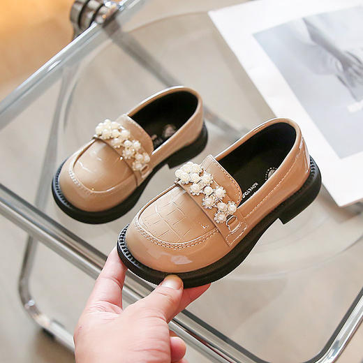 【秋季搭配黑色单鞋，时尚百搭！】女童鞋儿童公主小皮鞋 2025新款春秋款 中大童演出鞋 黑单鞋豆豆软底鞋。hb 商品图5