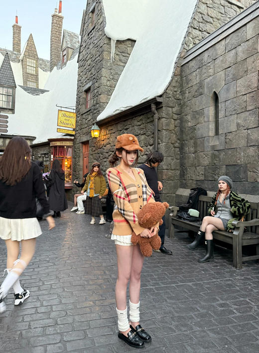 巴宝莉 BBR 格纹羊绒开衫（SS） 商品图3