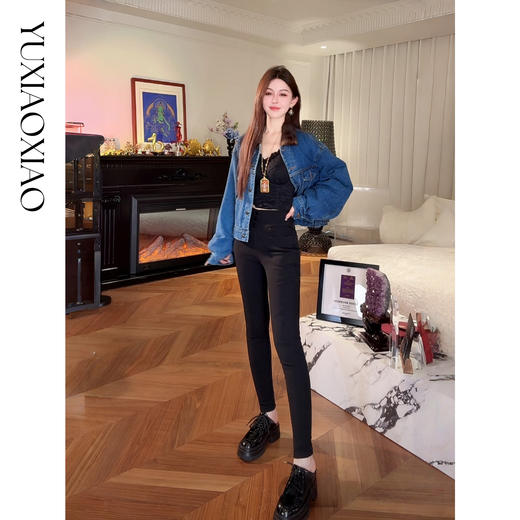 余潇潇【柏林余温】拼接进口咖啡本色貂90鹅绒翻领牛仔羽绒外套 商品图4