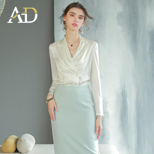 AD珠光白衬衫女法式名媛范长袖上衣2022新款职业装女神范套装裙子 商品图0