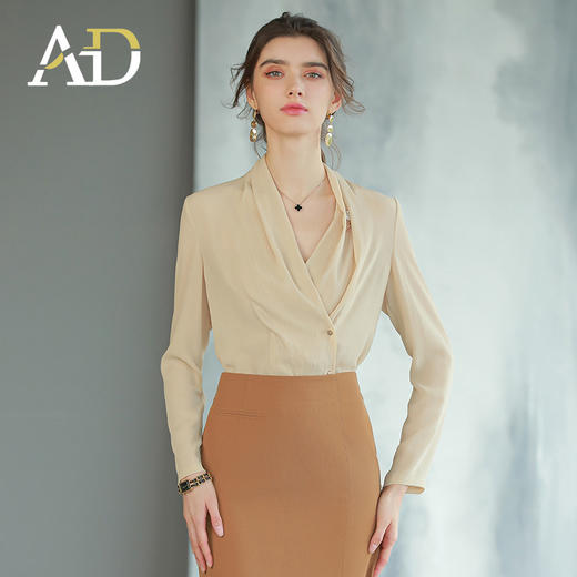 AD高级感别致漂亮小衫2022新款减龄衬衫上衣职业装气质女神范套装 商品图0