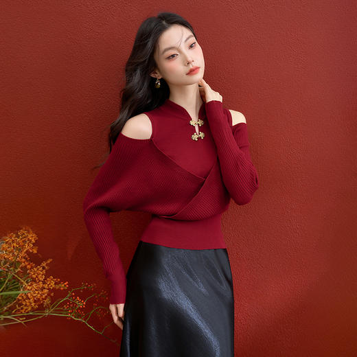 西遇新中式盘扣假两件毛衣女冬季新款收腰显瘦露肩交叉针织衫V3755277 商品图3