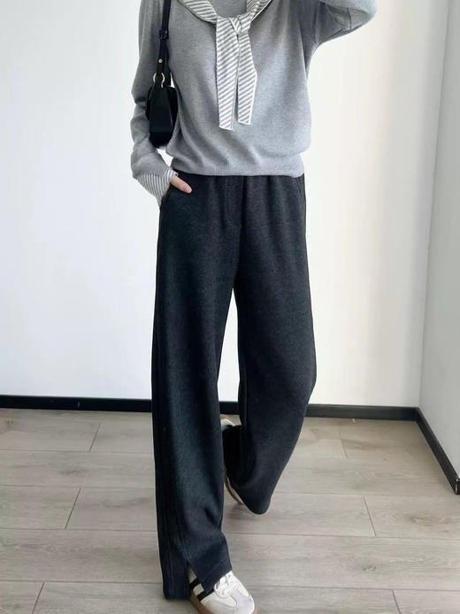 送8元退货运费【羊毛人字纹开又毛呢直筒裤】加绒面料620克高克重，保暖不臃肿，高奢高支羊毛面料，上身秒升温，宽松挺阔版型，侧缝开又设计，上身巨显瘦 商品图4