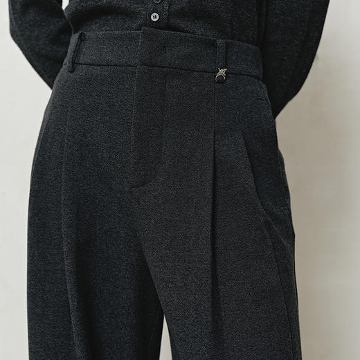 NEELLY纳俪商场同款冬季新款垂感休闲直筒裤女舒适百搭阔腿长裤N25103H01077 商品图2