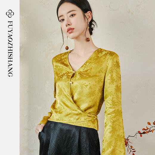 FUYAO扶摇 提花衬衫女秋季新款喇叭袖光泽感缎面上衣国风珠扣衬衣 商品图3
