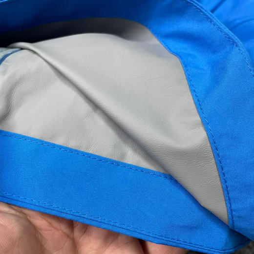 正品 FJ男士高尔夫风衣 全压胶款风衣外套，防风 防水 顶级品质！完美品相，吊牌包装完美！
不可多得的好货，必入款！
尺码S-XXL 商品图12