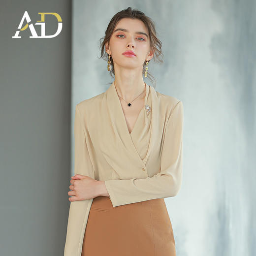 AD高级感别致漂亮小衫2022新款减龄衬衫上衣职业装气质女神范套装 商品图2