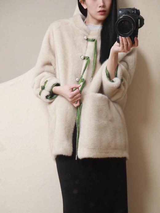 【高品质私服】【新中式盘扣欧貂绒外套】纯手工缝制珍珠盘扣➕顶奢面料，让人眼前一亮的古典东方美【无标出货 介意慎拍】WD 商品图9