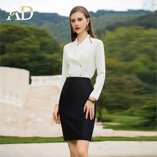 AD2023冬新款女装别致洋气肌理感时尚气质优雅荡领宽松垂感衬衫 商品图2