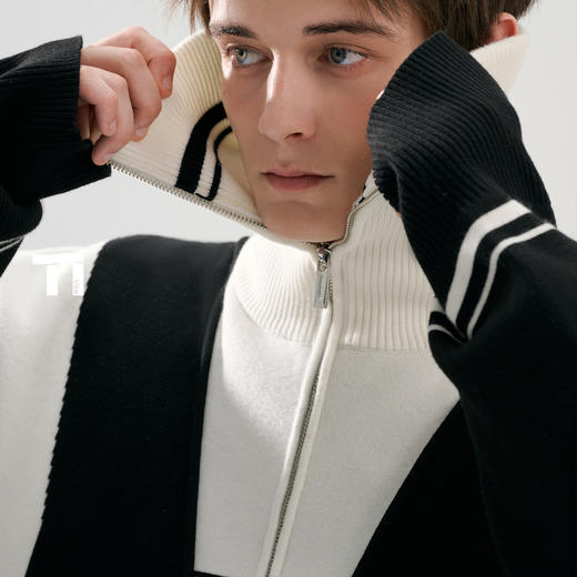 启世录TIWILLTANG“摹屿影廓”翻领撞色毛衫 商品图3