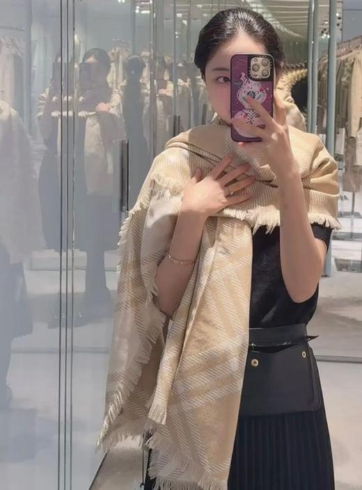 巴宝莉 骑士马格纹长巾 杏色 Size：200x65cm（ZT*DSX） 商品图7