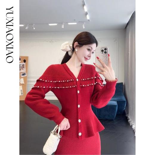 余潇潇【鸿运当头】绵羊毛混纺V领披肩荷叶边毛衣&鱼尾长半裙 商品图4