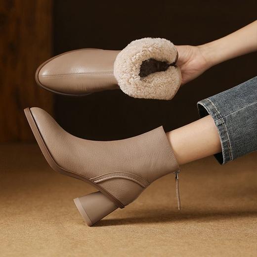 【预售5天】柔软羊皮高跟短靴子女冬季新品简约百搭粗跟后拉链毛毛靴LG&509-1020 商品图0