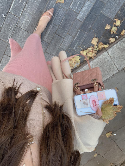 金蘑菇菇 /v领羊绒一体毛衣+过膝鱼尾裙 商品图3