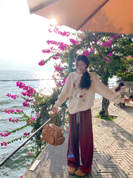 【179元任选2件】最后一波现货！杏色字母刺绣卫衣 商品图7