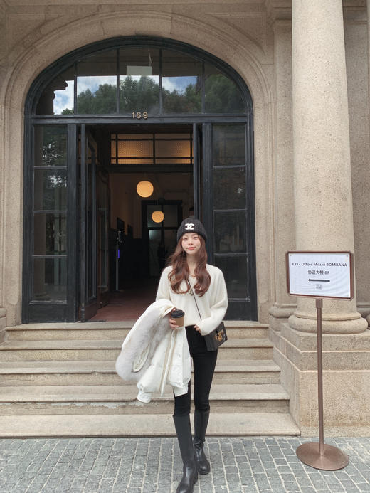 福利 金蘑菇菇 浣熊毛衣 / 软软轻轻 精致内搭组v领宽松毛衣 商品图14