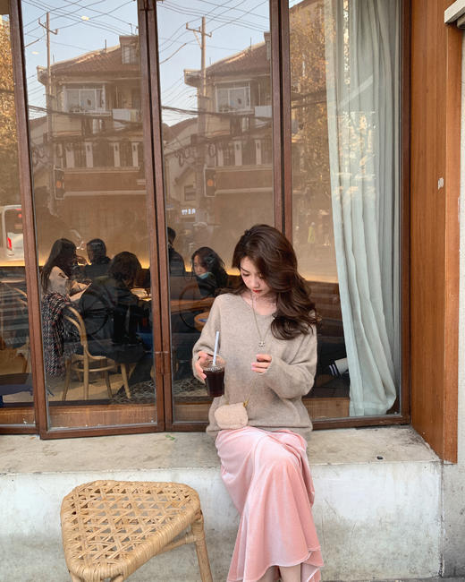 S码特价 金蘑菇菇【浣熊蕾丝】法式温柔风纯色宽松百搭v领毛衣 商品图4