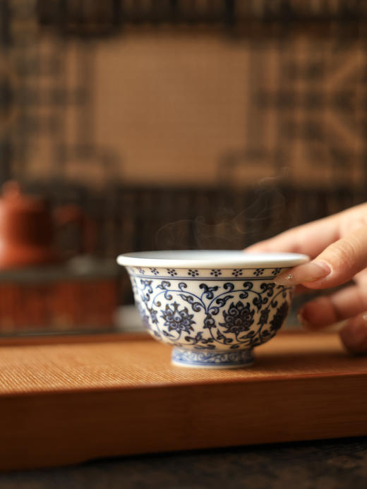 【怀宣临古】青花明永宣缠枝莲大号压手杯满容约130cc 商品图3