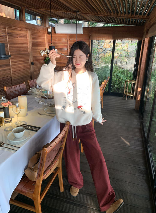 【179元任选2件】最后一波现货！杏色字母刺绣卫衣 商品图12