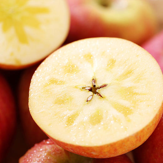 新疆阿克苏冰糖心苹果18度甜臻值礼盒3.8-4.2公斤（单果300克以上，果径≥90mm） 产地直发 商品图2