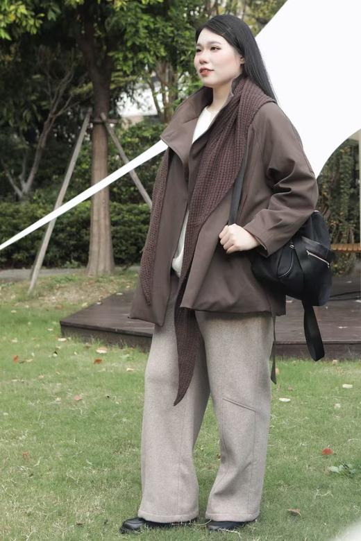 10天发货【一件穿出慵懒文艺范｜风衣感棉服】💫内里填充棉，成分80%棉，20%天丝，风衣型棉服，买1得3！赠专属披肩&腰带。咖/灰双色，解锁立领、翻领、敞开多种穿搭，时髦过冬！出口韩国款棉服 商品图6