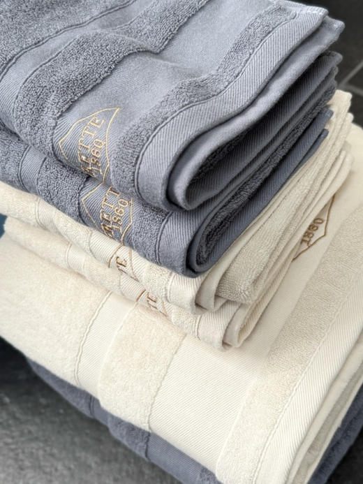 FRETTE埃及棉浴巾三件套。先说一下尺寸
毛巾：37x75cm（两条）
浴巾：80x160cm 商品图4