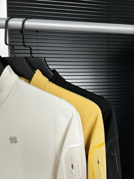 点此购买 可隆秋冬季女款半拉链速干运动内搭半拉链长袖T恤 qk 334146 商品图12