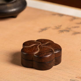 清	黄花梨整挖梅花形香盒