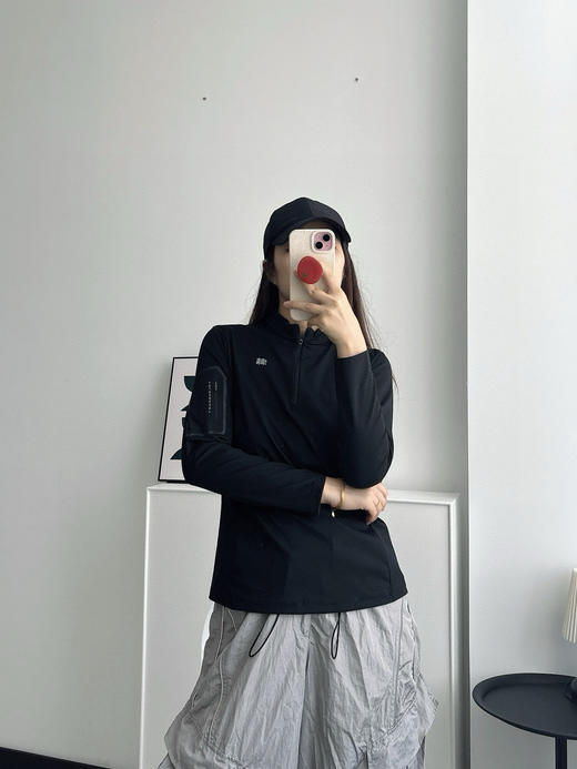 点此购买 可隆秋冬季女款半拉链速干运动内搭半拉链长袖T恤 qk 334146 商品图6