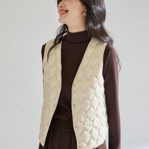 「高货sh」全新升级【铂金会员211/天猫279/差价68】(01420)洛诗琳菱格90白鸭绒羽绒马甲2025冬季V领保暖叠穿保暖内胆 商品图3