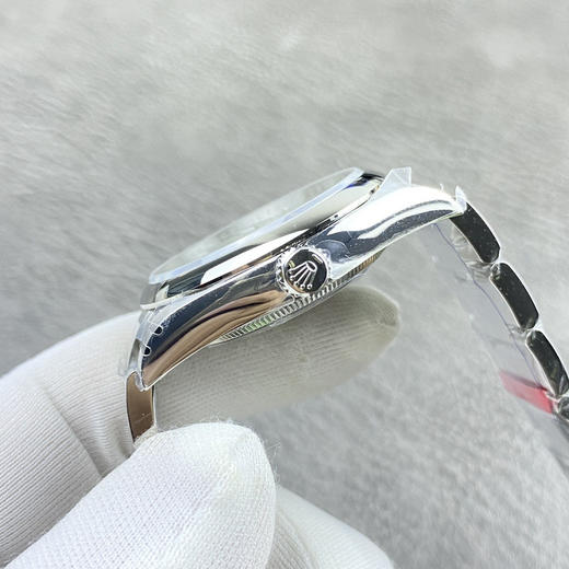 VS厂 蚝式恒动126000 最新款三色字面到货 黄色 蓝色 紫色3230机芯出货  认准腕表➕三码合一直径36mm-41mm腕表，斜边凌角边面钉，细节拉满 整个手表基于正品original原版开模❕ 商品图4