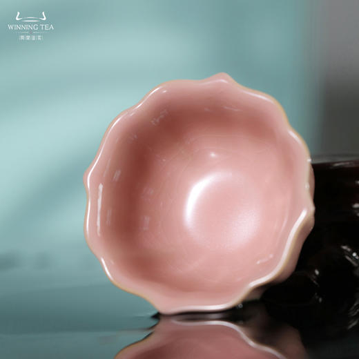 问鼎汝瓷粉汝八方宝相对杯 商品图3