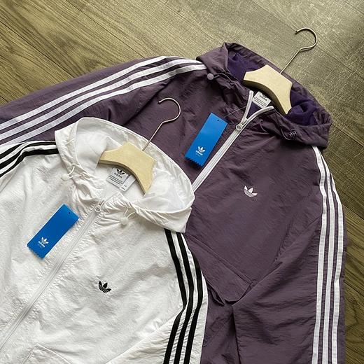 三YE草女防风防晒梭织连帽运动外套 商品图4