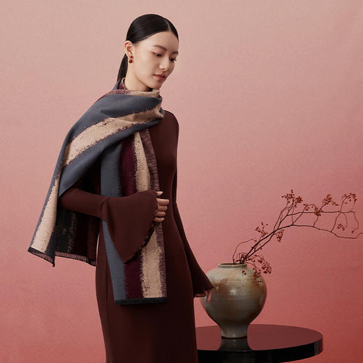 万事利“山河锦绣”真丝绒围巾 商品图1