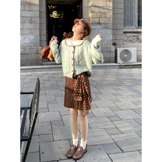 <曾小咸推荐>2.8现货秒杀 ！微信超特价！撞色边开衫 日常189.99 立减100 秒杀89.99！！半身裙  秒杀69.99！ 波点针织衫 秒89.99！ 商品图2