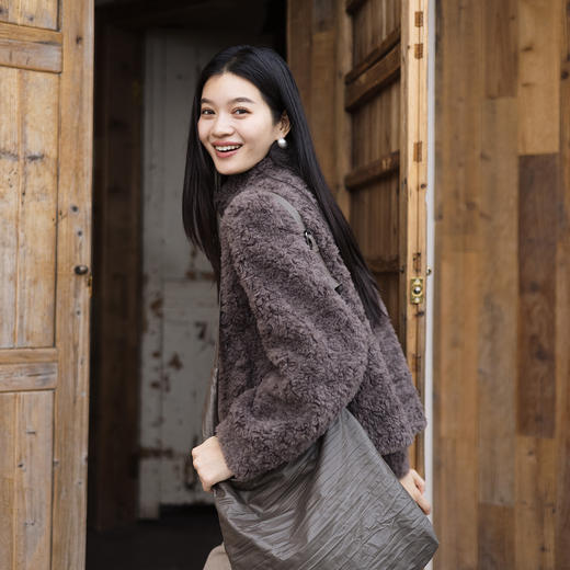 特绽放759朵/“拥抱”羊羔毛·羊羔毛绒感立领拉链短外套加厚上衣 商品图1