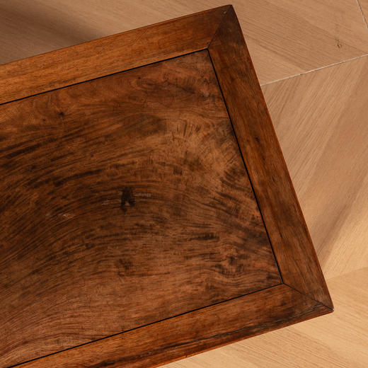 清早期	黄花梨束腰三弯腿螭龙纹炕桌 商品图3