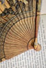 【已售】独角鹿西洋古董19世纪中国清代广东十三行出品东方庭园人物主题黑漆描金手绘竹扇骨折扇 商品缩略图6