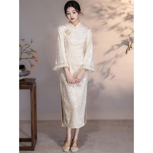 2025新款高端旗袍加绒加厚米白色LSB4162 商品图4
