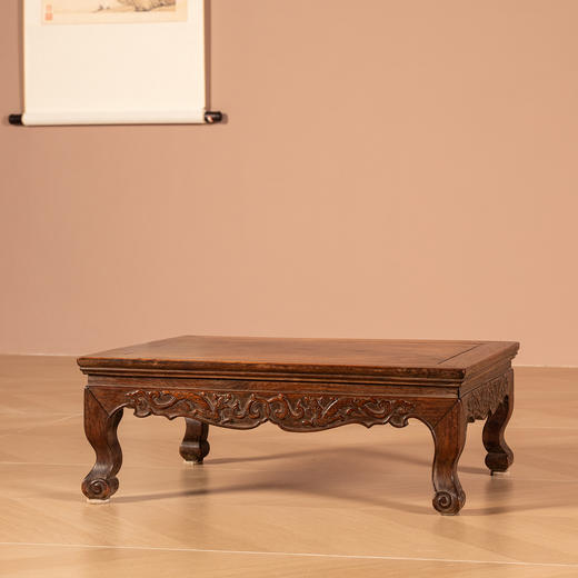 清早期	黄花梨束腰三弯腿螭龙纹炕桌 商品图1