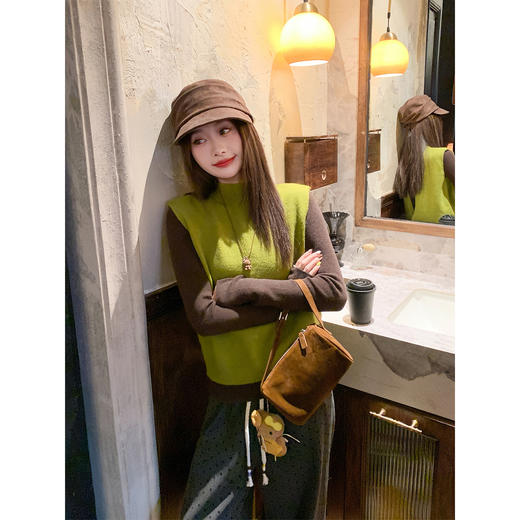 <曾小咸推荐>现货秒杀 ！微信超特价！韩系针织背心马甲 日常159.99 立减90 秒杀69.99！！打底衫 秒杀59.99！深灰色休闲裤秒杀89.99！ 商品图1