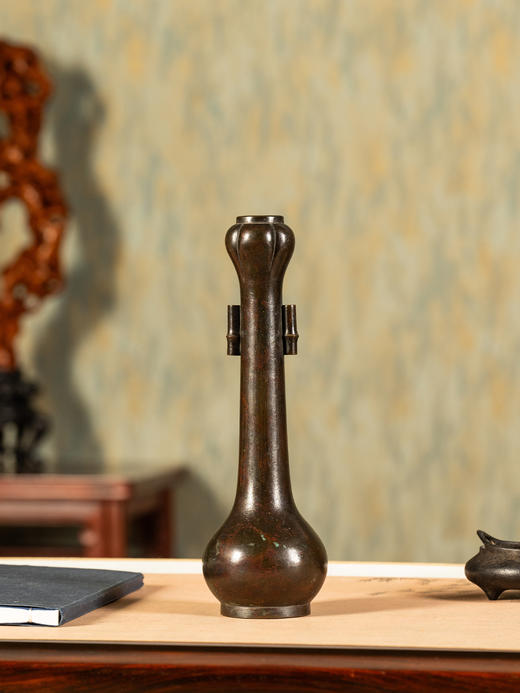 清	铜贯耳蒜头瓶 商品图1