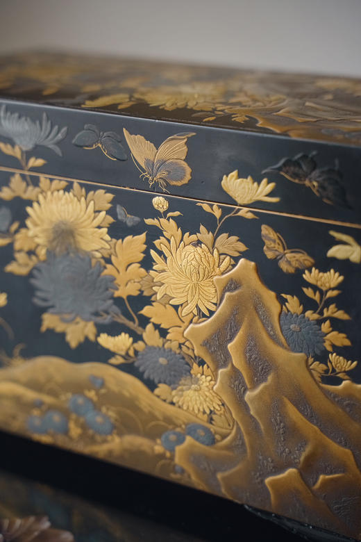 独角鹿西洋古董1603-1868年代日本江户时代出品雅菊蝶舞主题木胎黑漆地金银莳绘文房砚箱套盒 商品图5