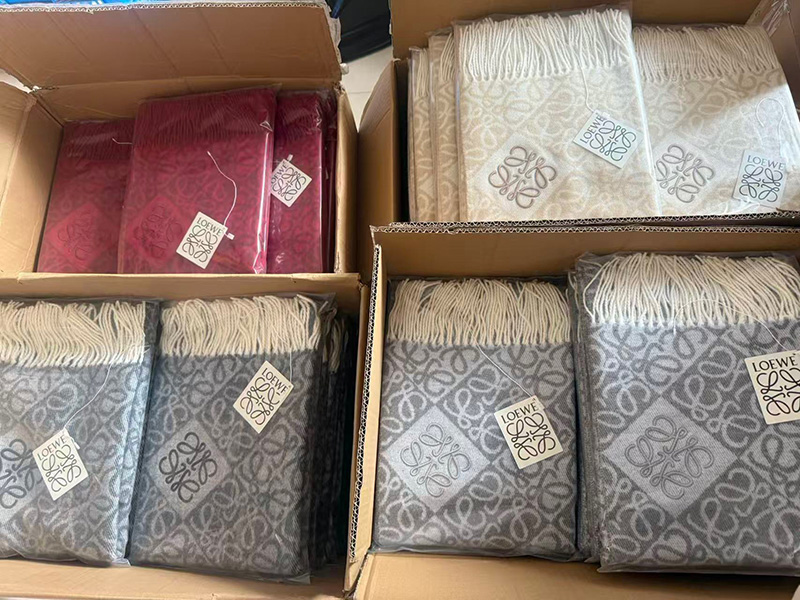 送礼袋！罗意+！巴塞罗那橱窗定制款！混纺围巾围脖女秋冬