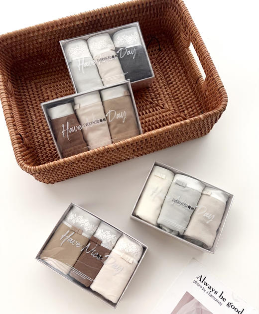 【秋冬磨毛恒温 高端女士内裤团】极简法式/蕾丝轻奢款两款可选，恒温发热+100%纯棉裆部配置依旧能打;磨毛升级软糯感翻倍，贴肤像裹软云朵，一组三条装，秋冬穿它幸福感爆棚~ 商品图3