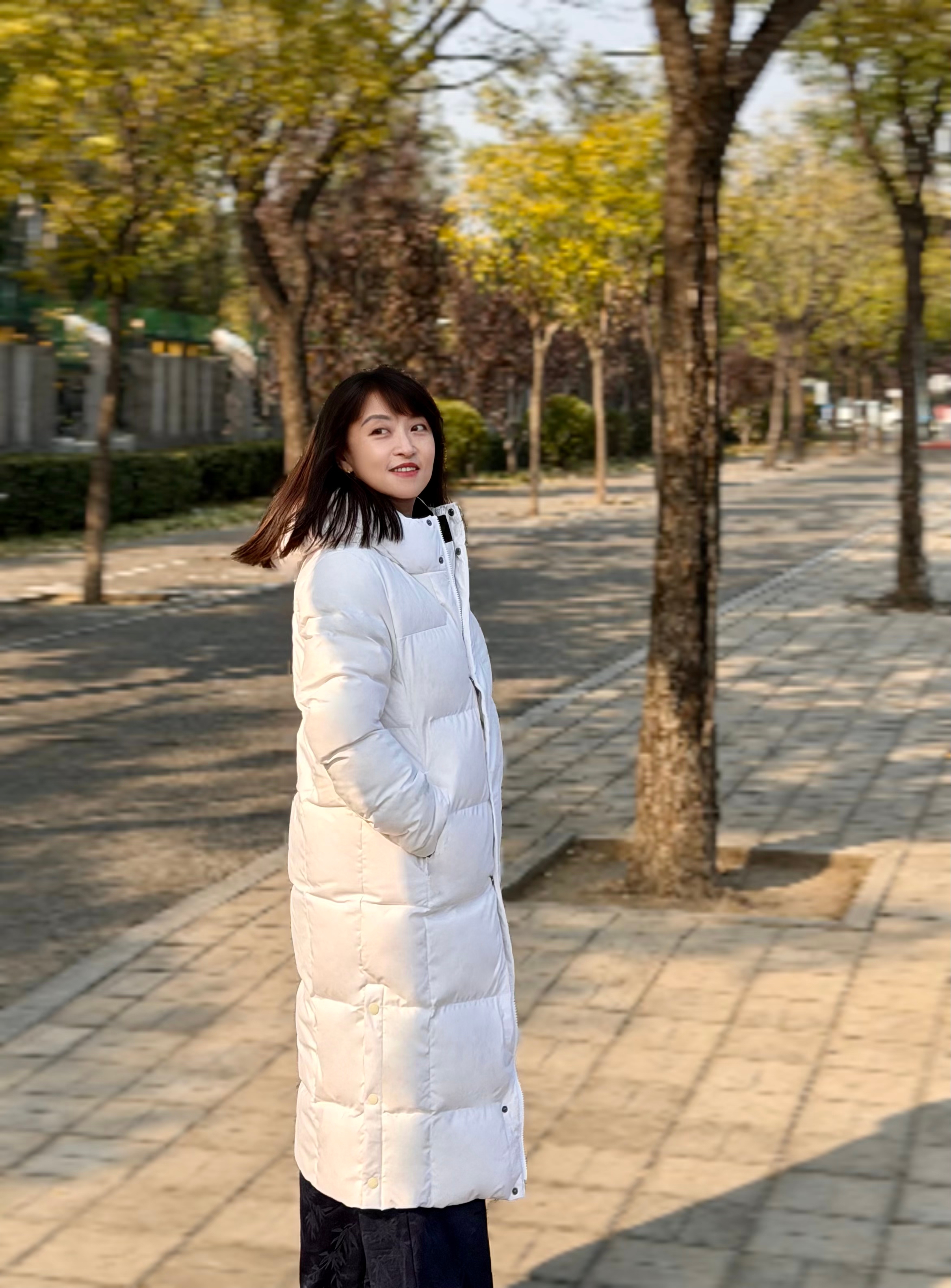 诺诗兰穿羽鹅绒羽绒服，甄选大朵品质鹅绒填充，保暖无异味