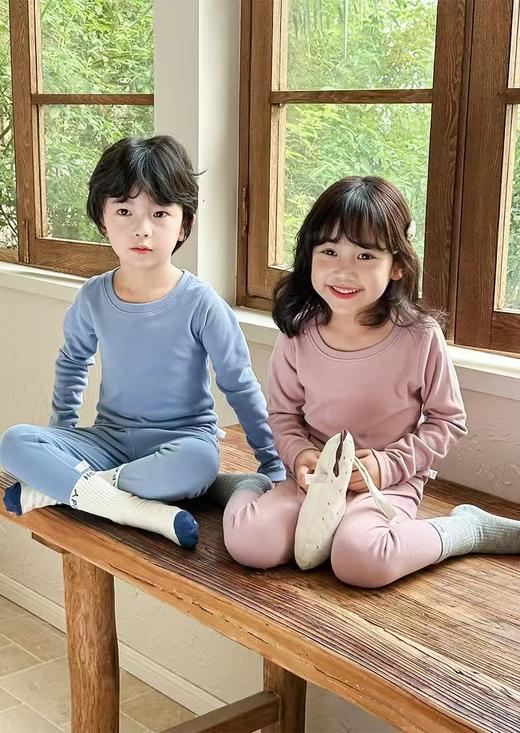 秋冬保暖神器‼️【德国🇩🇪MONZECIKOIMS 德绒纯色儿童家居服】亲肤度极好的一套保暖衣🤩 吊牌价💰599 今天开团价💰29.9起！ ✅柔软舒适，吸湿发热，无束缚感 商品图0